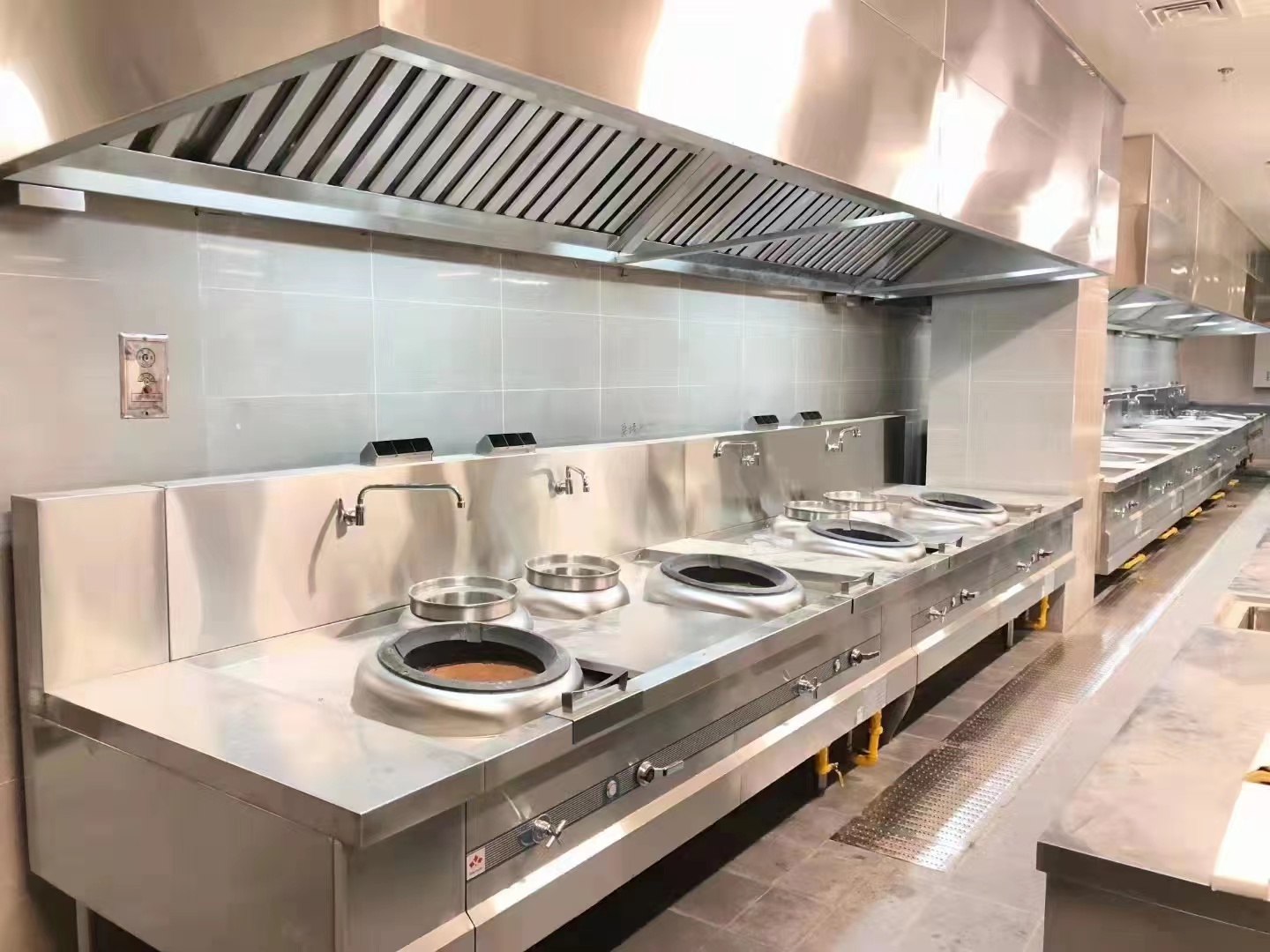 300~350平方餐饮厨房设备工程方案策划公司要考虑后厨哪些问题？